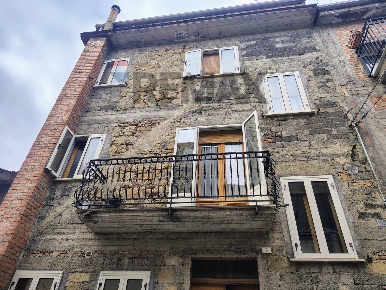 Foto Casa indipendente in Via Europa 8, Cesarò Centro di 320 m² in vendita
