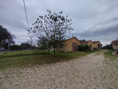 Foto Magazzino in via Colonne, San Giovanni Incarico di 1200 m² in vendita