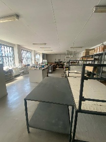Foto Locale commerciale a Alessandria Cristo di 210 m² con 4 locali