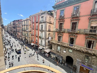 Foto Appartamento in Via Armando Diaz 8, Napoli Porto - Municipio di 180 m²