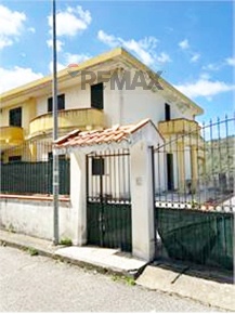 Foto Case semi ndipendenti in via roma, Saponara Centro di 250 m²