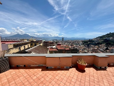 Foto Appartamento in salita tarsia 68, Napoli Monte Santo di 200 m²