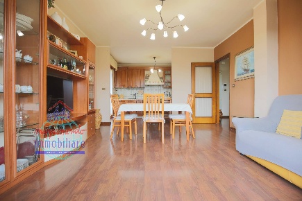 Foto Appartamento in VIA LAZIO 1, Cento Cento Paese di 100 m² con 6 locali