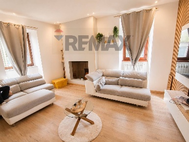 Foto Case semi ndipendenti in VIA PIAVE 2, Cuvio Centro di 192 m²