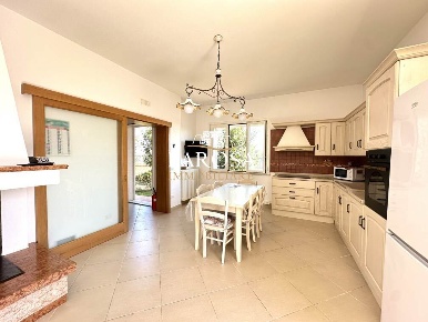 Foto Villa bifamiliare a Vernole Acquarica di 184 m² con 8 locali