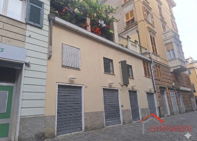 Foto Locale commerciale in Via Gaetano Donizetti, Genova Sestri Ponente