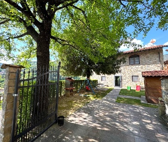 Foto Rustico in Via Poggiole, Vernio Mercatale San Quirico di 130 m²