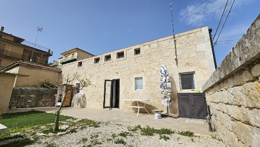 Foto Appartamento a Modica Modica Alta di 150 m² con 5 locali in vendita