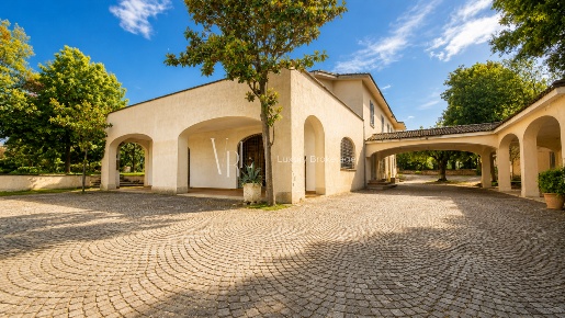 Foto Villa unifamiliare a Frascati di 2000 m² in vendita