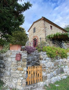 Foto Rustico in Via di Sofignano, Vaiano di 100 m² con 4 locali in vendita