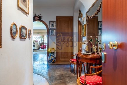 Foto Appartamento in Circonvallazione Tuscolana 114, Roma di 198 m²