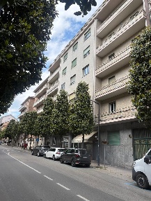 Foto Appartamento in CORSO DANTE, Asti Corso Dante di 183 m² con 6 locali