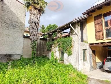 Foto Rustico in Via Circonvallazione, Casatenovo Centro di 81 m² in vendita