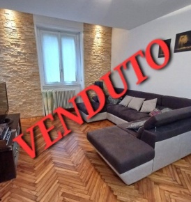 Foto Appartamento a Cairate di 150 m² con 5 locali in vendita