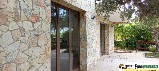 Foto Villa unifamiliare in Strada Ferrante, Casteldaccia di 250 m²