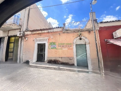 Foto Casa indipendente in Via Generale Amato, Comiso Centro di 140 m²