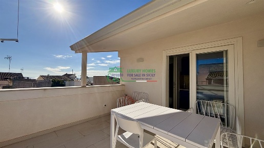 Foto Appartamento in Via Ispica, Ragusa Marina di Ragusa Centro di 106 m²