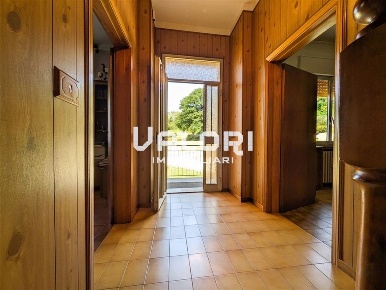 Foto Casa indipendente in Via Tebano, Faenza di 238 m² con 4 locali