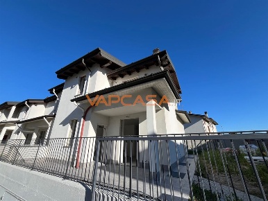 Foto Villa a schiera in VIA MONTE BIANCO, Castel Rozzone di 170 m²