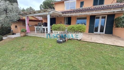 Foto Villa unifamiliare a Montescudaio di 104 m² con 4 locali in vendita