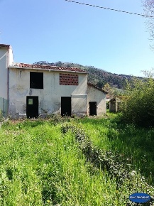 Foto Rustico a Massarosa Piano di Mommio di 240 m² con 7 locali in vendita