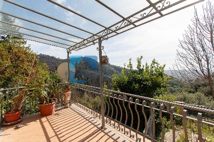 Foto Case semi ndipendenti a Pietrasanta di 90 m² con 6 locali in vendita