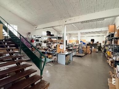 Foto Capannone industriale a Porcari Centro di 193 m² con 3 locali