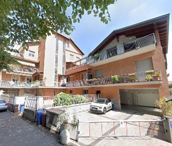 Foto Appartamento a Garbagnate Milanese Centro di 105 m² con 4 locali