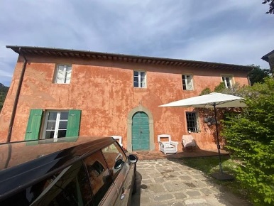 Foto Rustico a Lucca Mutigliano - Torre di 230 m² con 7 locali in vendita