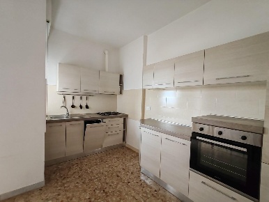Foto Appartamento a Massa Centro di 80 m² con 4 locali in vendita