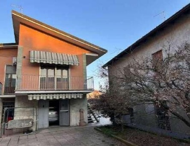 Foto Villa unifamiliare a Senna Lodigiana di 100 m² con 4 locali in vendita