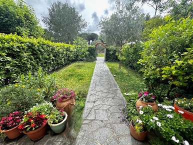 Foto Casa indipendente a Pisa Le Piagge di 150 m² con 6 locali in vendita