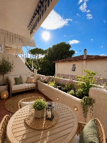 Foto Appartamento a Massa Marina di Massa Centro di 60 m² con 3 locali