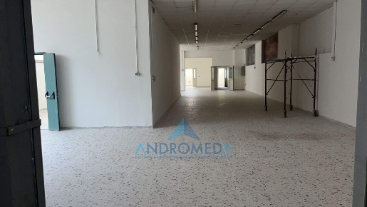 Foto Laboratorio in via Melitiello, Casandrino di 900 m² con 8 locali