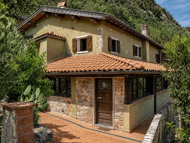 Foto Casale in Via del Casone Greppolungo 7, Camaiore Camaiore Paese