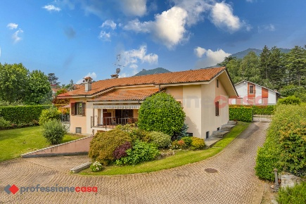 Foto Villa unifamiliare in Ruata Lombarda, Cumiana Centro di 340 m²
