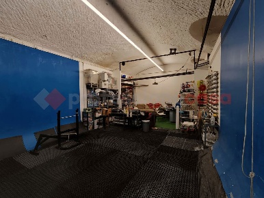 Foto Magazzino in Via Montebello 42, Torino Vanchiglia di 105 m² in vendita
