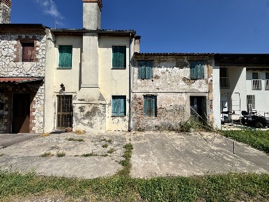 Foto Rustico in Via MATTEOTTI 113, Noventa Vicentina Centro di 230 m²