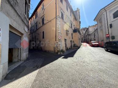 Foto Appartamento in Via del Riserraglio 3, Tivoli Centro Storico di 110 m²