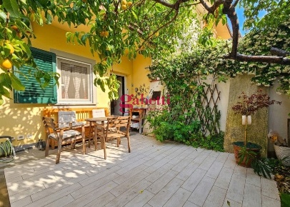 Foto Appartamento in Via Pisana 523, Firenze di 99 m² con 4 locali