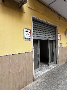 Foto Negozio in VIA napoli, Battipaglia Centro di 35 m² con 2 locali