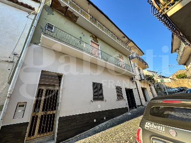 Foto Appartamento in Pietra Grassa, Piana di Monte Verna Centro di 100 m²