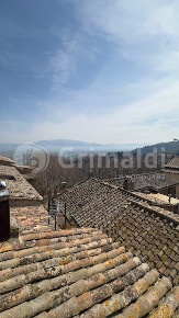 Foto Appartamento in Piazza Cavour 1, Bettona Centro di 250 m² con 4 locali