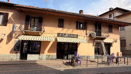 Foto Negozio in Via Roma 42, Druento di 87 m² con 4 locali in vendita