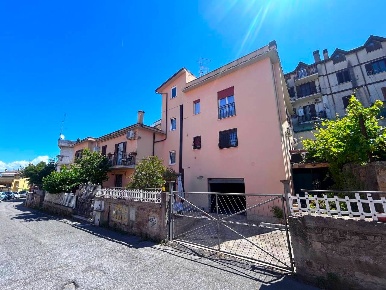 Foto Appartamento in via Fabbrianesi 6, Castelnuovo di Porto di 115 m²