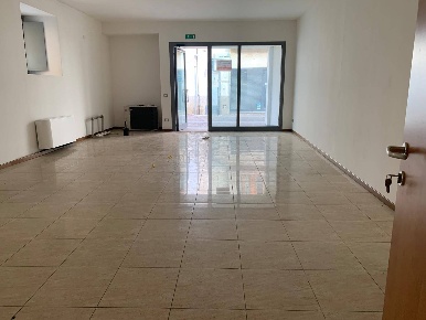 Foto Locale commerciale in via donizzeti, Verdello di 118 m² con 2 locali