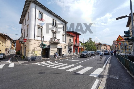 Foto Case semi ndipendenti in via Italia 12, Seriate di 422 m² con 6 locali