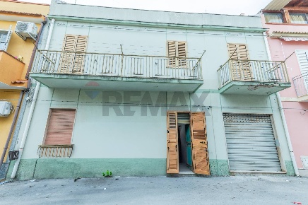 Foto Casa indipendente a Noto Centro di 200 m² con 10 locali in vendita