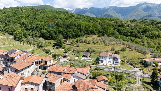 Foto Case semi ndipendenti in Nezzana SNC, Bagnone Centro di 119 m²