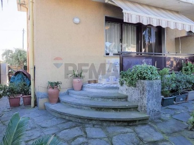 Foto Case semi ndipendenti a Massa Marina di Massa Centro di 150 m²